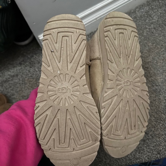 Mini Uggs - Picture 1 of 3